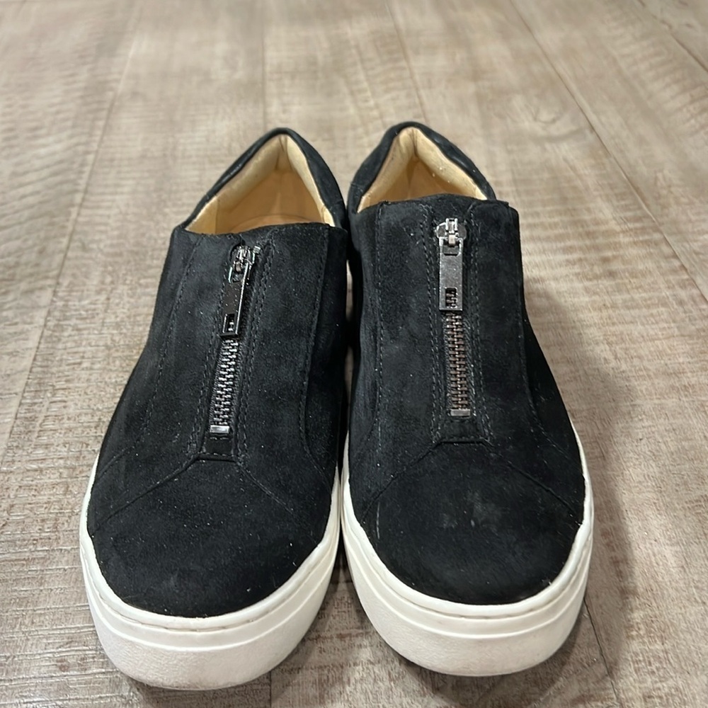 Naturalizer women’s suede shoes